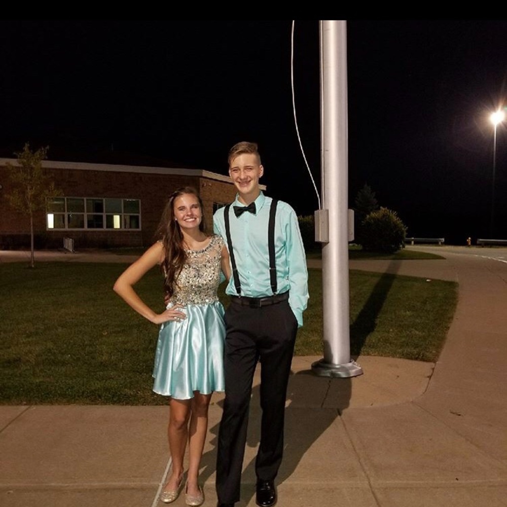 Dress - Picture 6 of 6